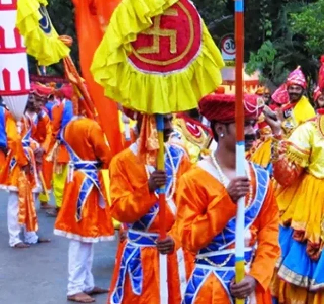 Folk traditions during Holi festival in Goa!